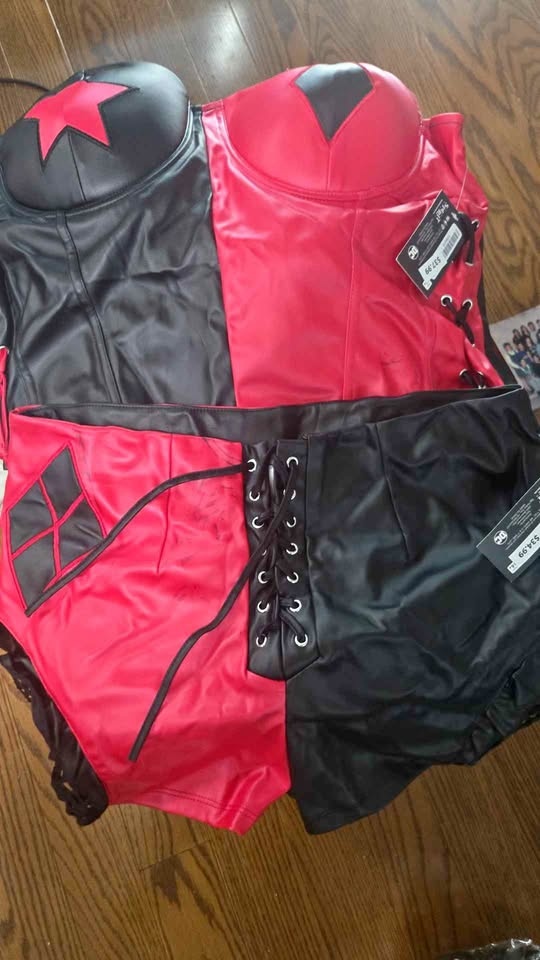 Harley Quinn Costume - Top & Shorts Large Spirit New