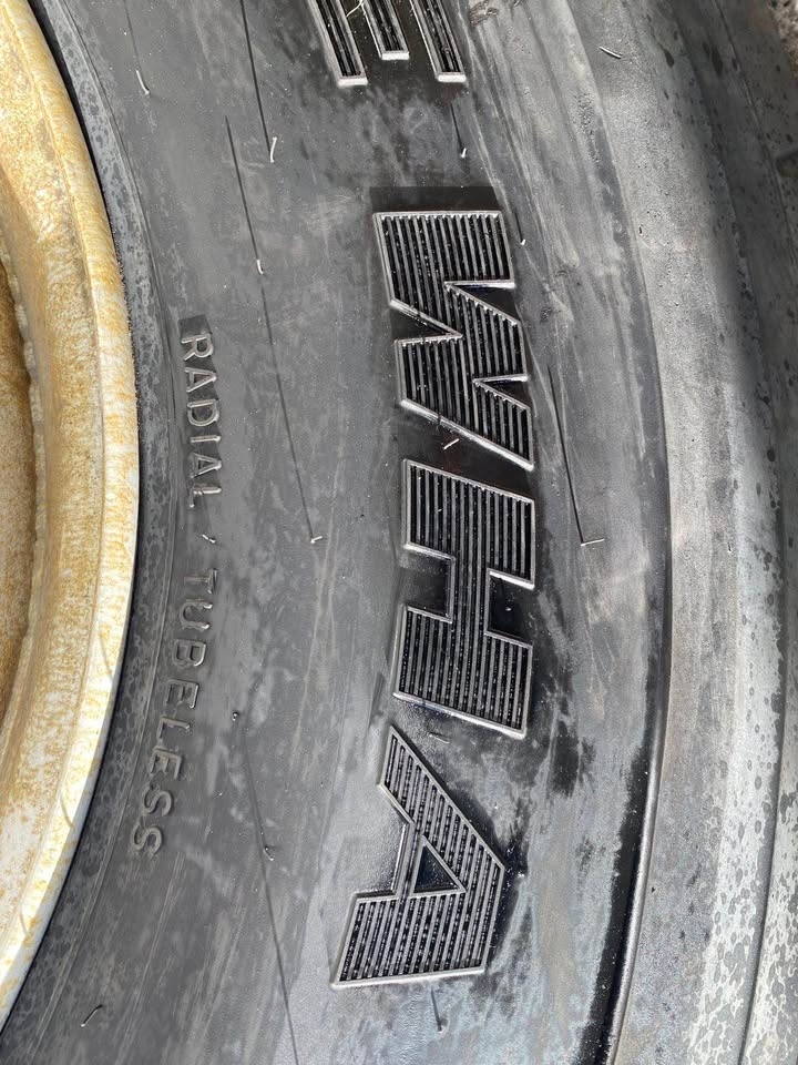 315/80R22.5 Goodyeard-Endurance Steer Tires - photo 4
