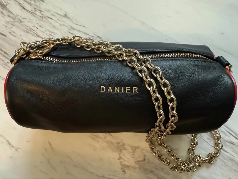 Danier leather Dreana heart bag image indicator(2)