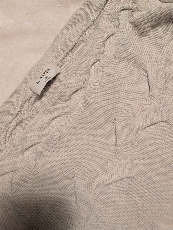 Babaton 100% merino wool sweater - photo 2
