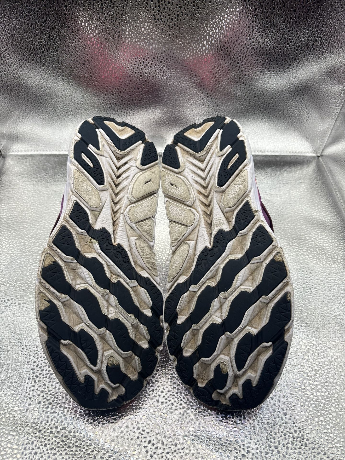 Hoka One One Clifton 8 Grape Wine - photo 3