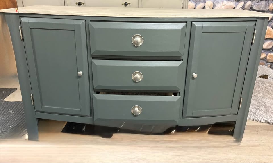 Sideboard/Dresser/Tv stand