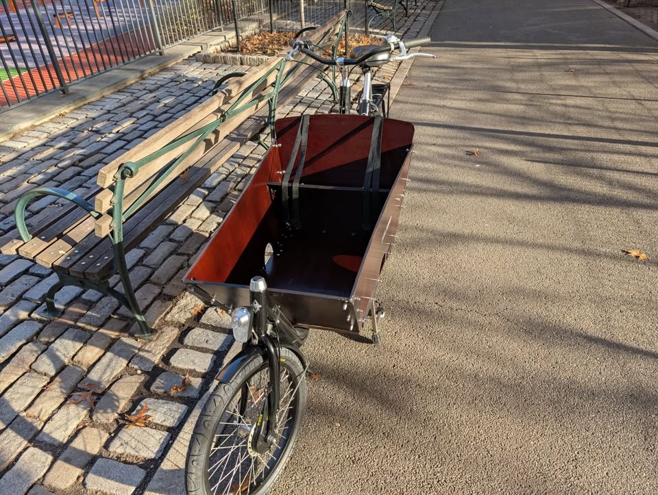Cargo Bike / Bakfiets - Pedal Powered, NOT Ebike - photo 2