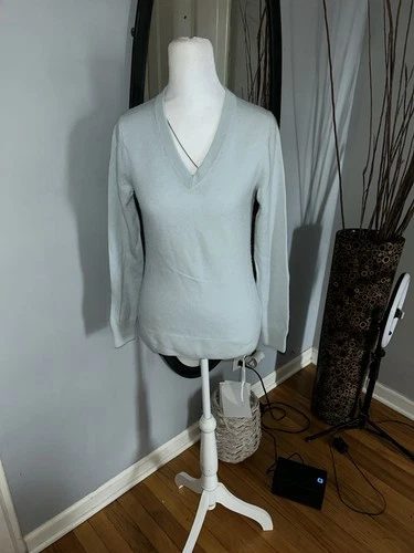NAADAM blue cashmere v neck sweater now in XS - photo 3