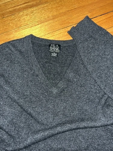 Jos.A. Bank Men XL Charcoal Gray V-Neck Pull Over Cashmere Sweat - photo 2