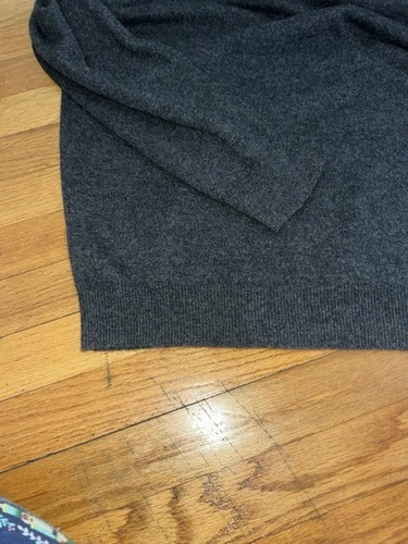 Jos.A. Bank Men XL Charcoal Gray V-Neck Pull Over Cashmere Sweat - photo 3