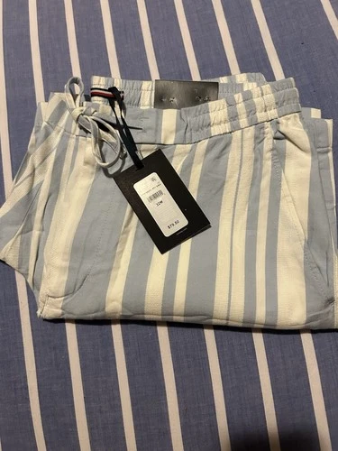 Tommy Hilfiger Beige and Light Blue Striped Shorts Size 32 - photo 4