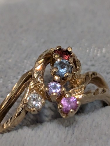 2.1g 10k Yellow Gold Vintage Multi Stone Family Ring Size 5