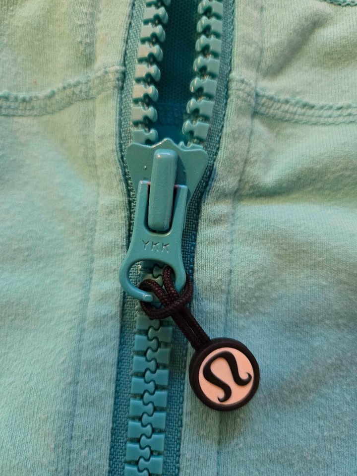 Light Turquoise Lululemon Jacket, Size L/1X - photo 2