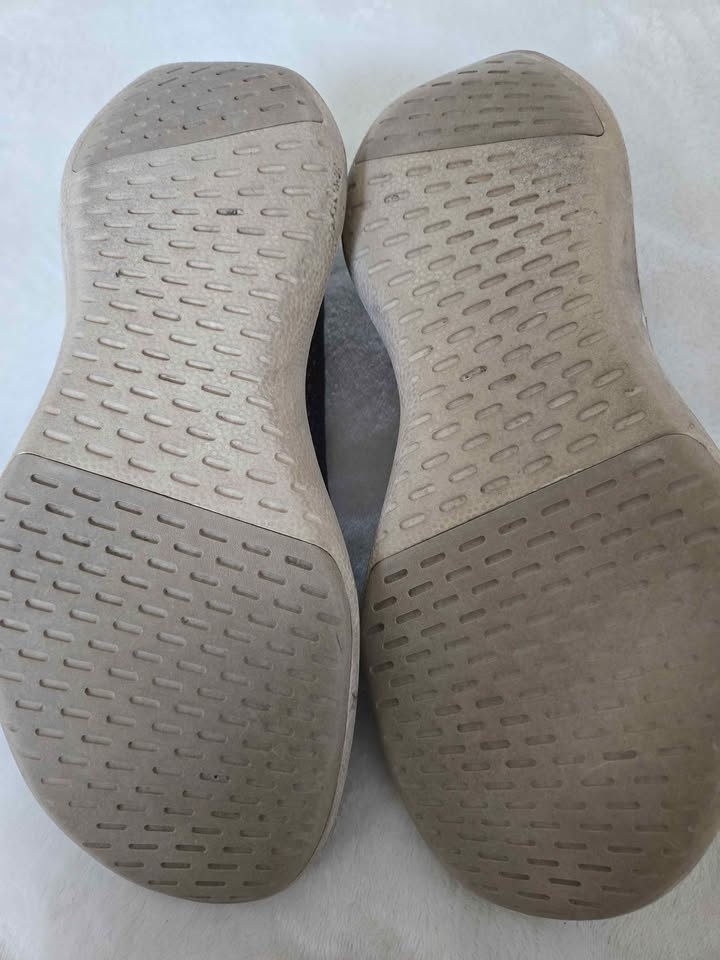 Dark Grey Allbirds Sneakers, Women's Size 11 - photo 5