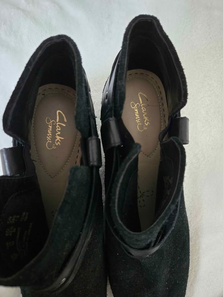 Clarks Black Suede Booties, Size 11M - photo 4
