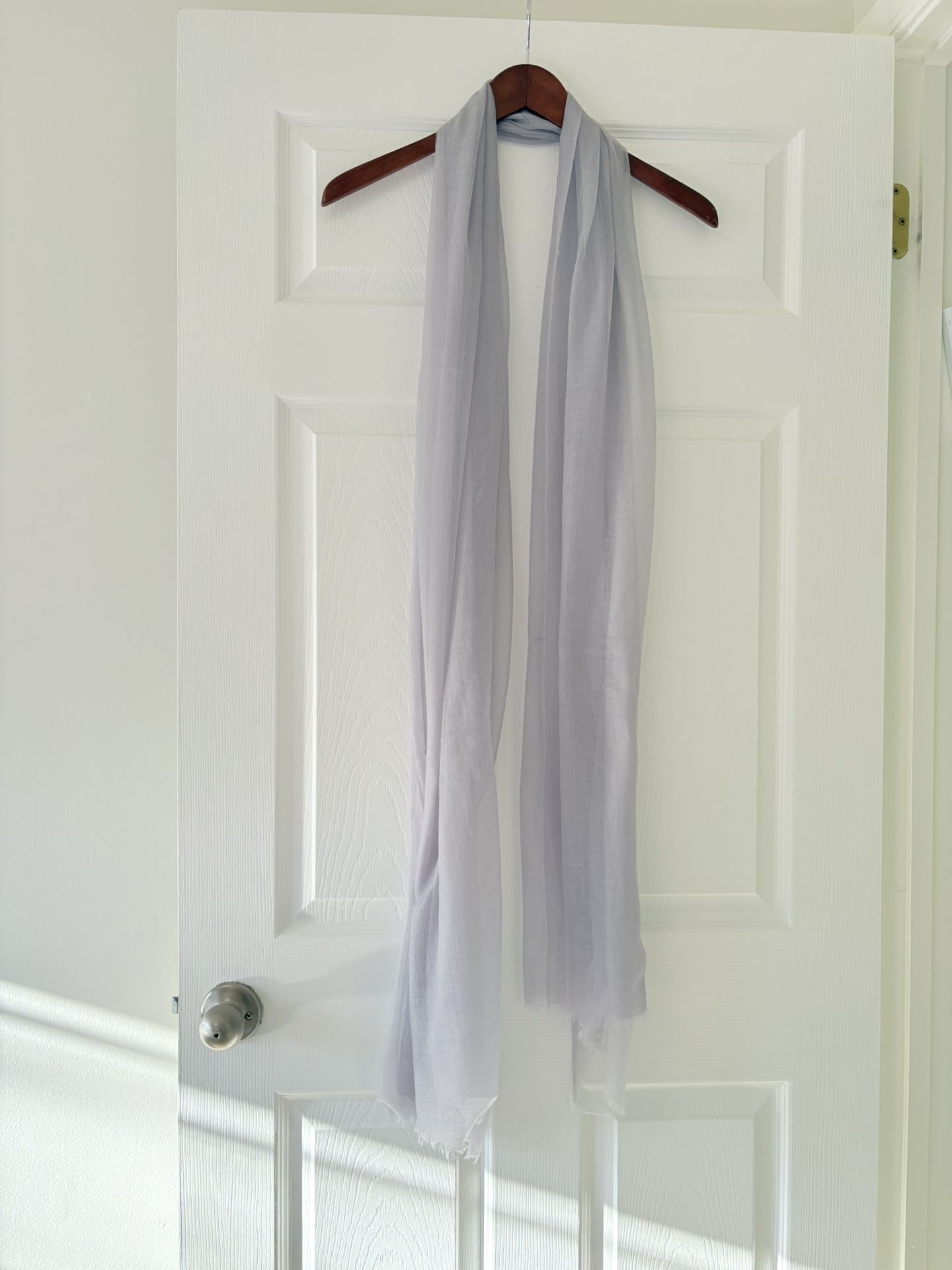 100% Cashmere Featherweight Light Grey scarf