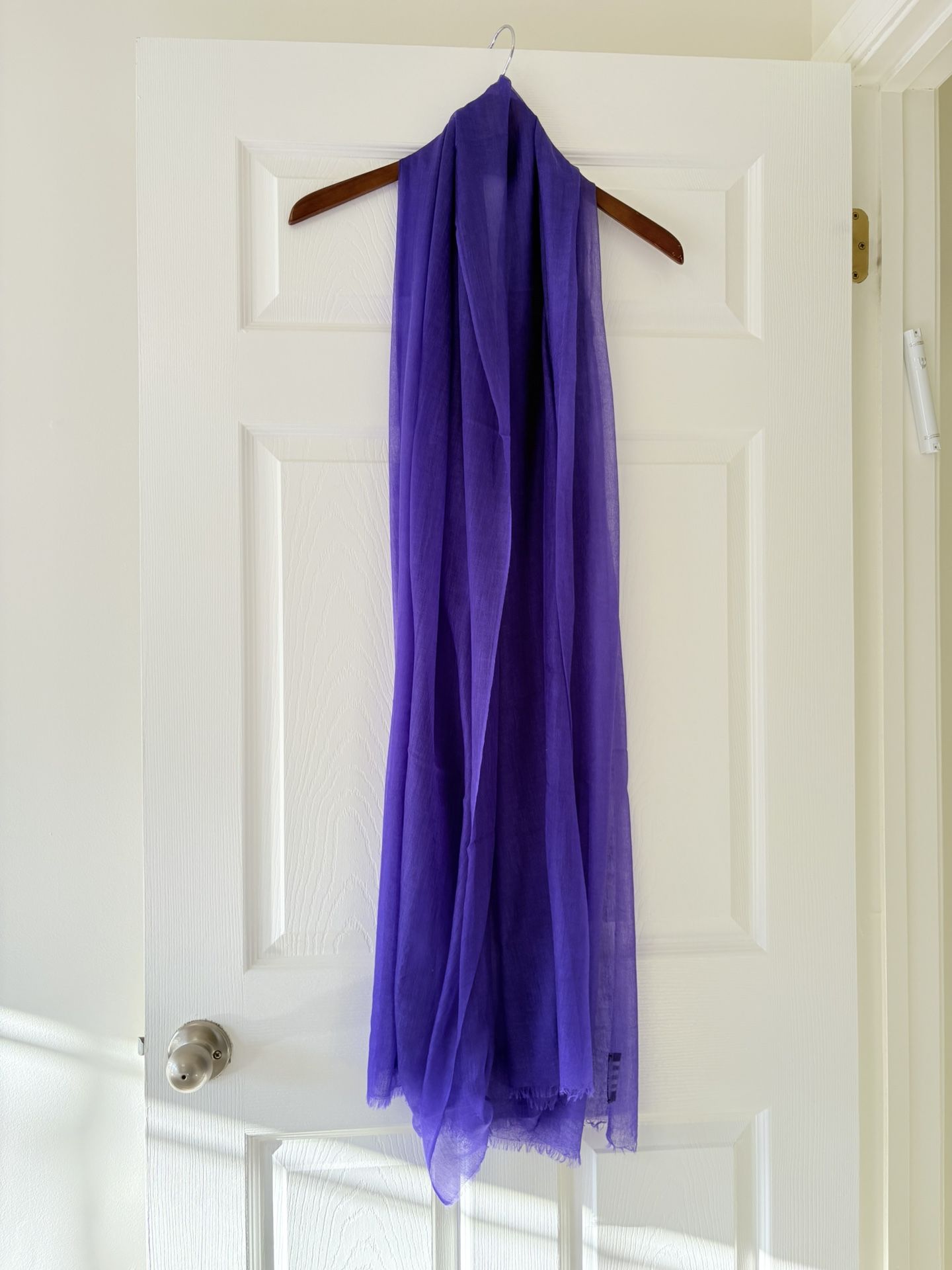 100% Cashmere Featherweight Long scarf