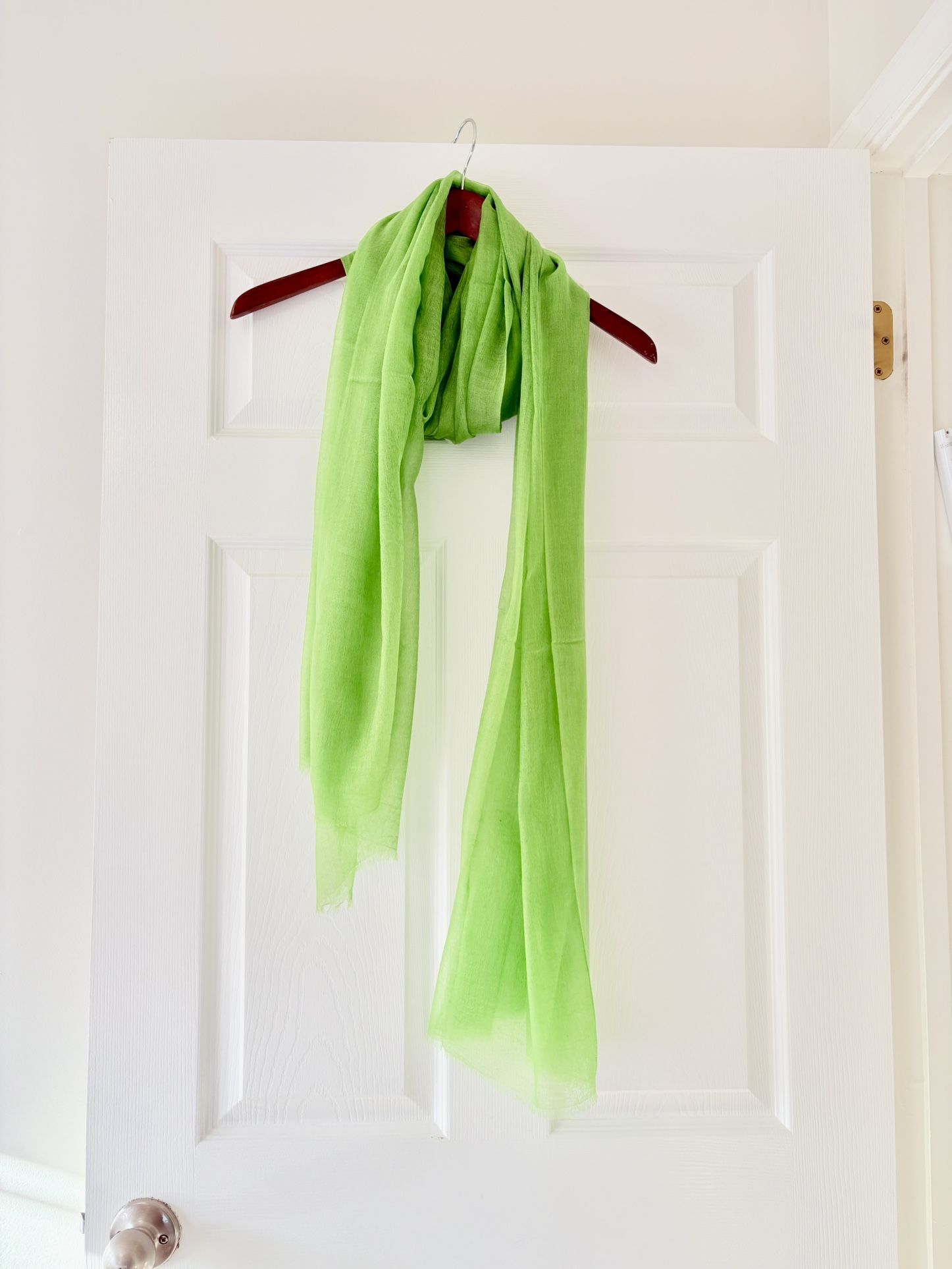 100 % Cashmere Featherweight Lime Green Long scarf - photo 2