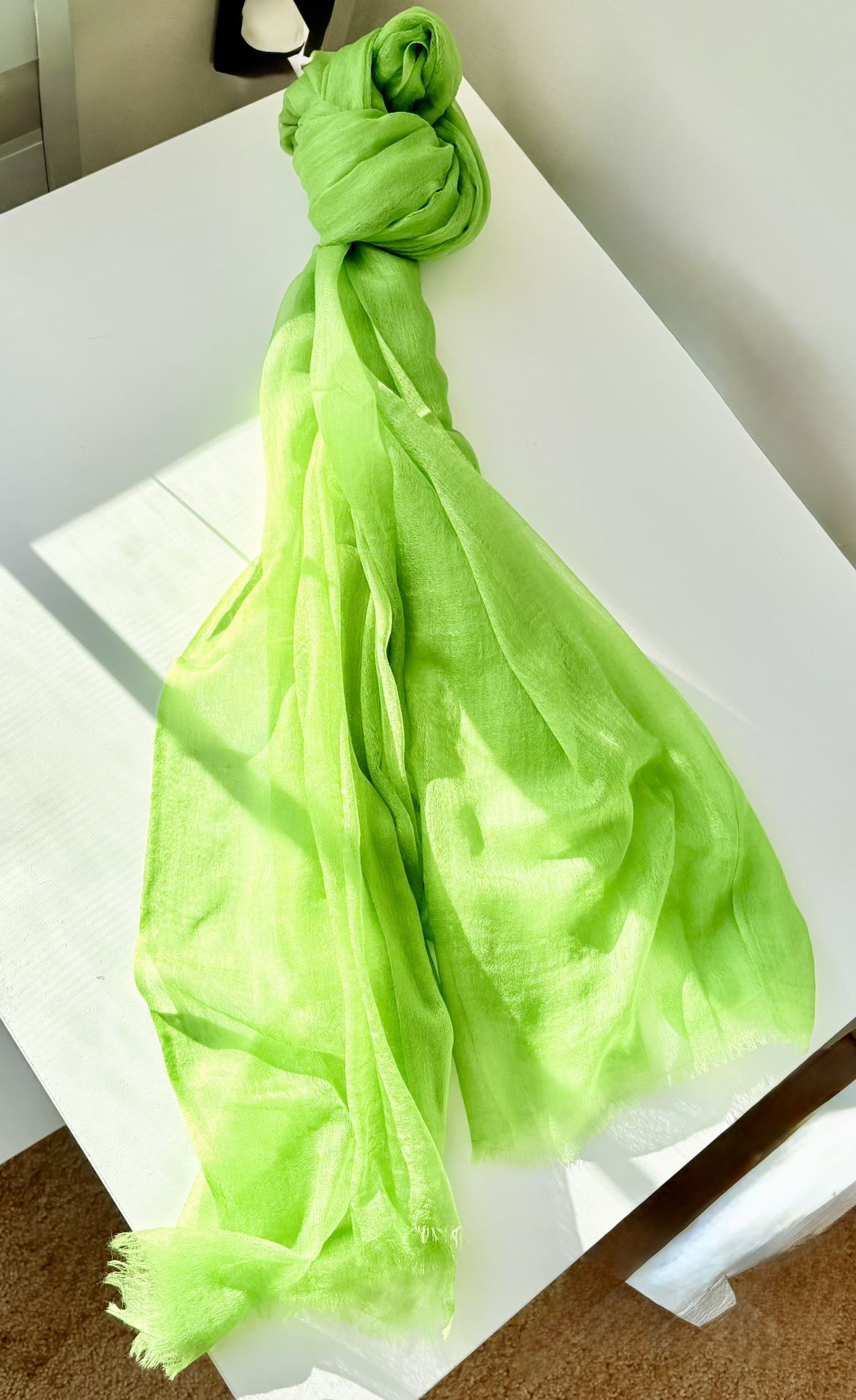 100 % Cashmere Featherweight Lime Green Long scarf - photo 4