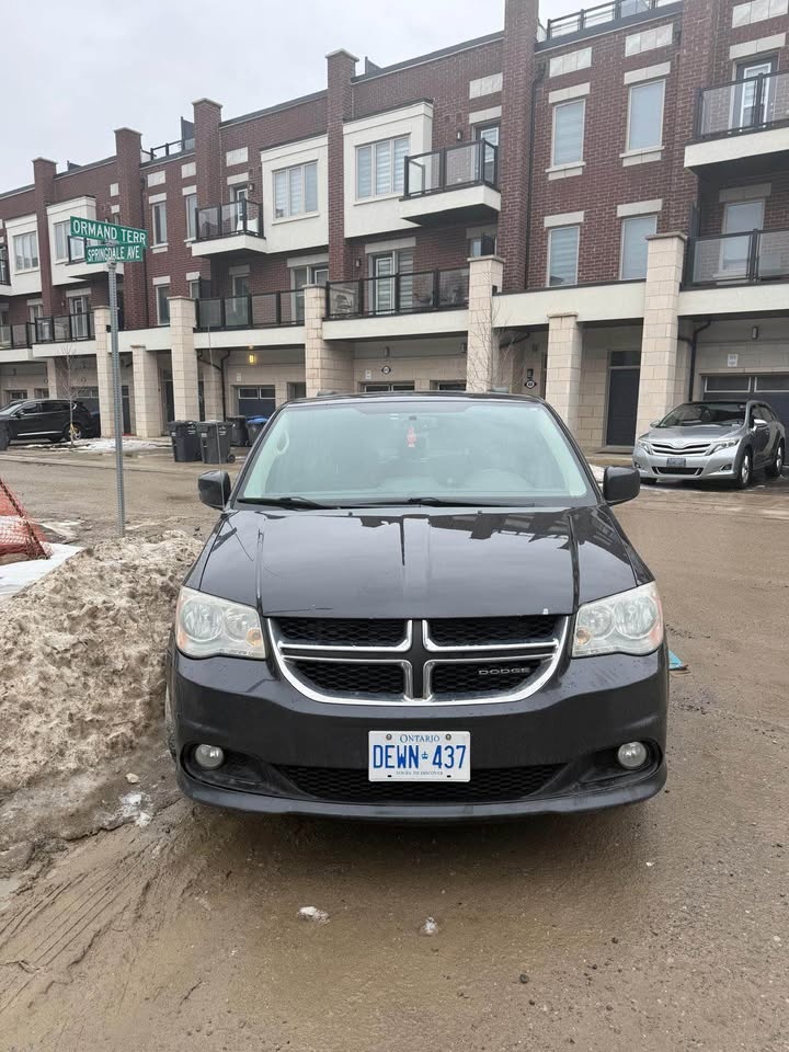 2011 Dodge Caravan - photo 2