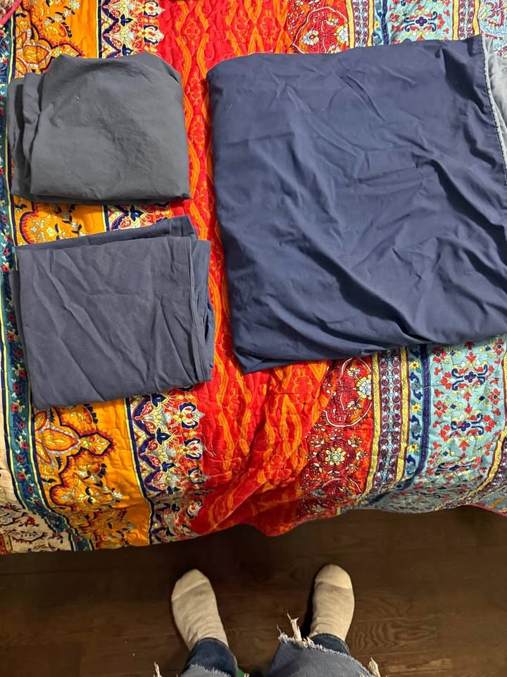 Blue duvet cover and two pillowcases
