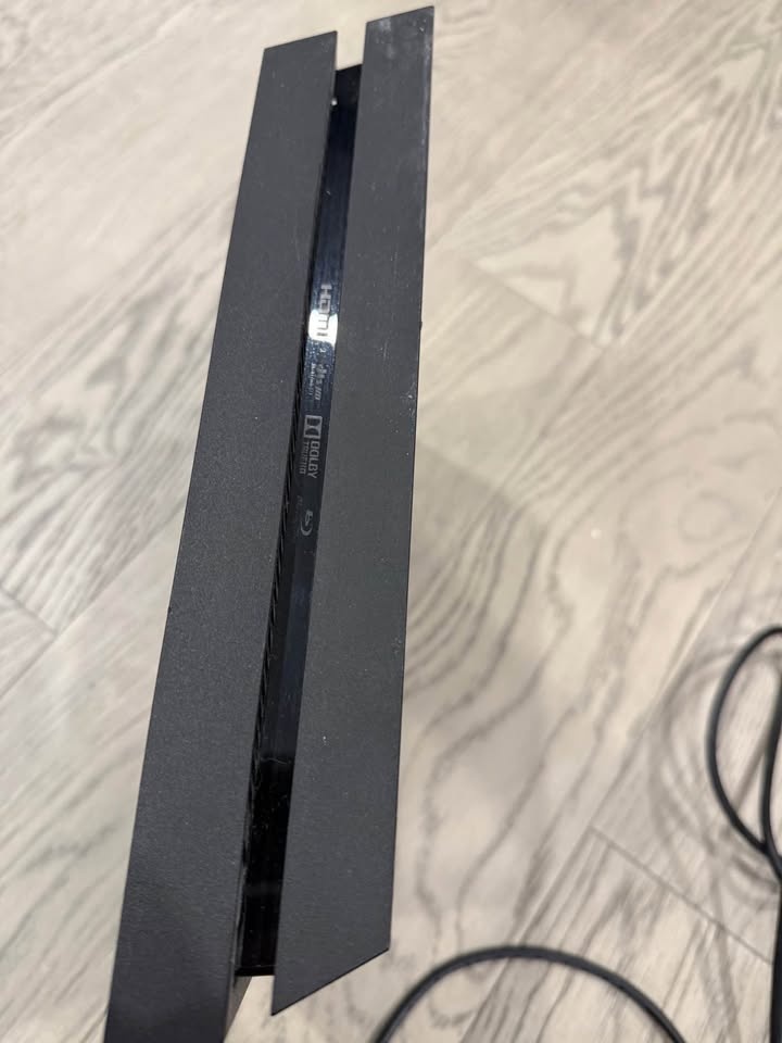 PS4 with two controllers and chords - photo 4