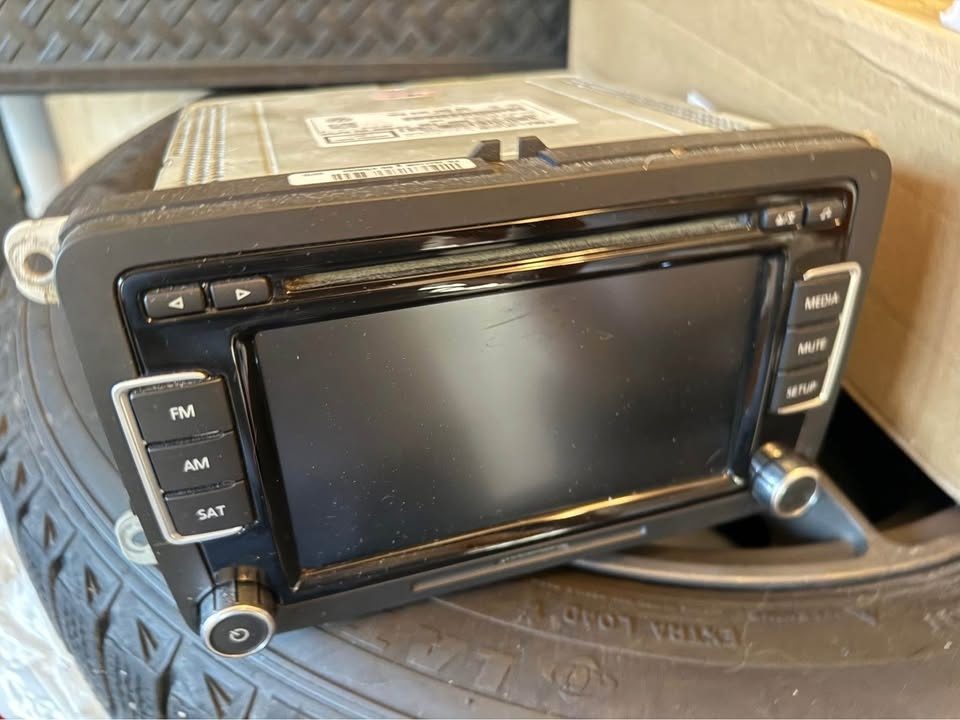 Volkswagen OEM Media head unit