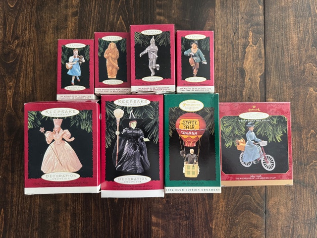 Hallmark Wizard of Oz Christmas Ornaments, mint in box - photo 3