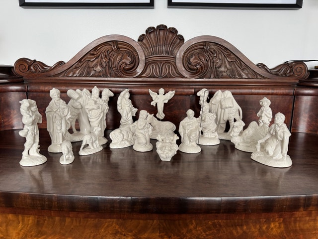 18 pc Ceramic Christmas Nativity Set
