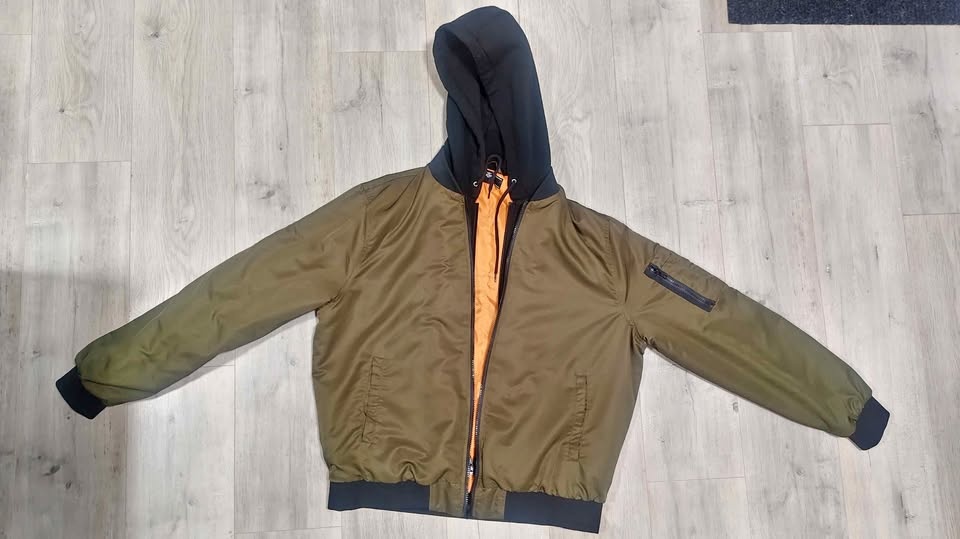 Forever 21 Hooded Bomber Jacket Size L