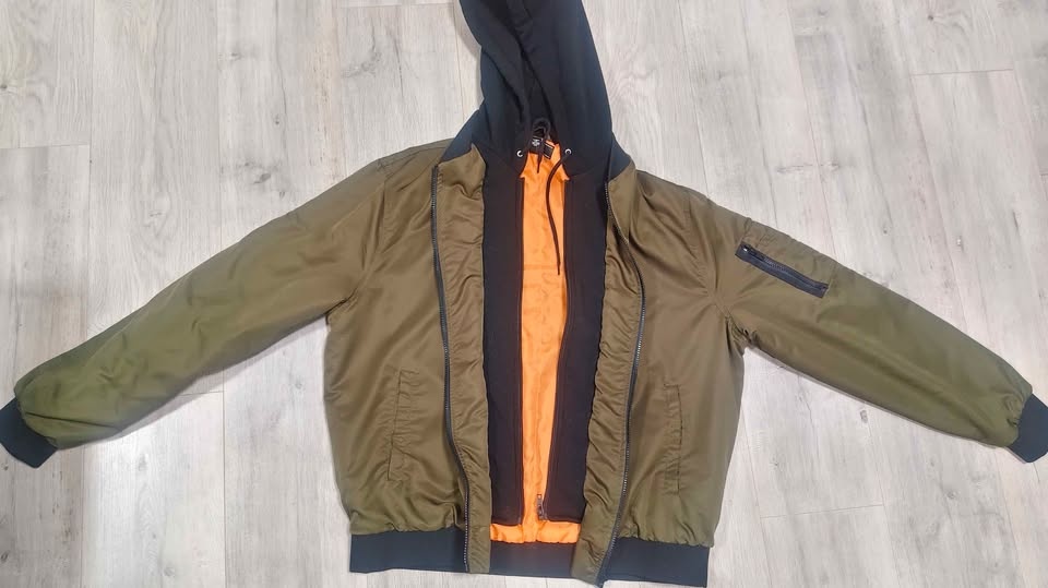 Forever 21 Hooded Bomber Jacket Size L - photo 3