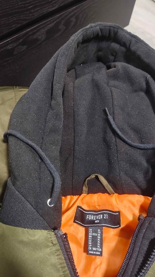 Forever 21 Hooded Bomber Jacket Size L - photo 4