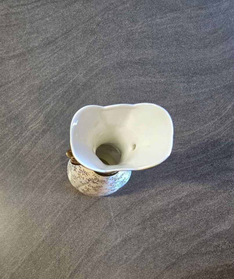 Vintage Porcelain Vase with Gold Accents - photo 5