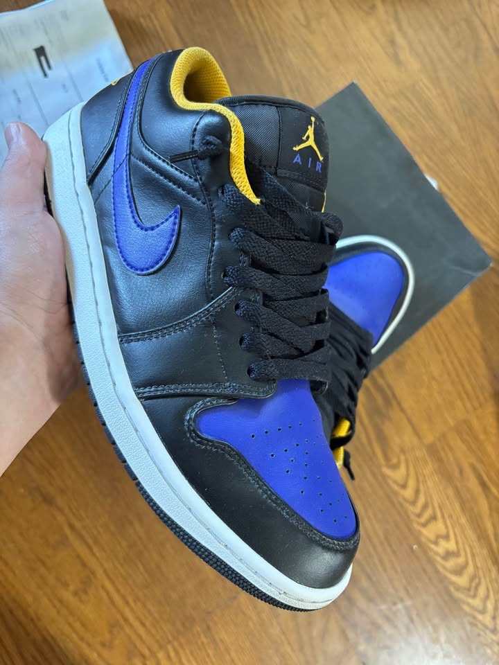 Jordan 1 Low - Lakers Colorway Size 10M - photo 2
