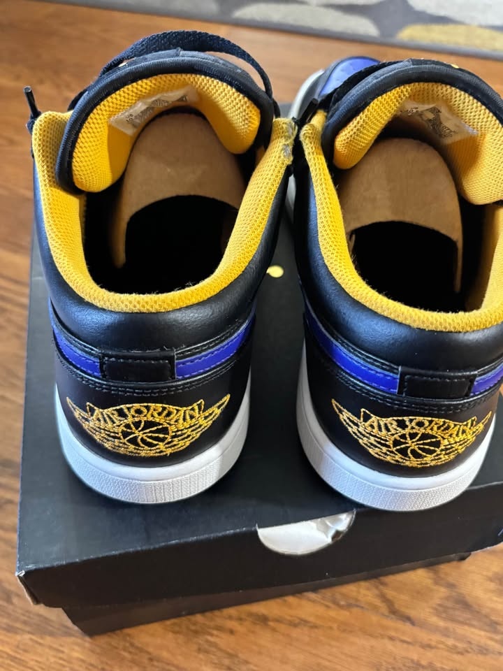 Jordan 1 Low - Lakers Colorway Size 10M - photo 5