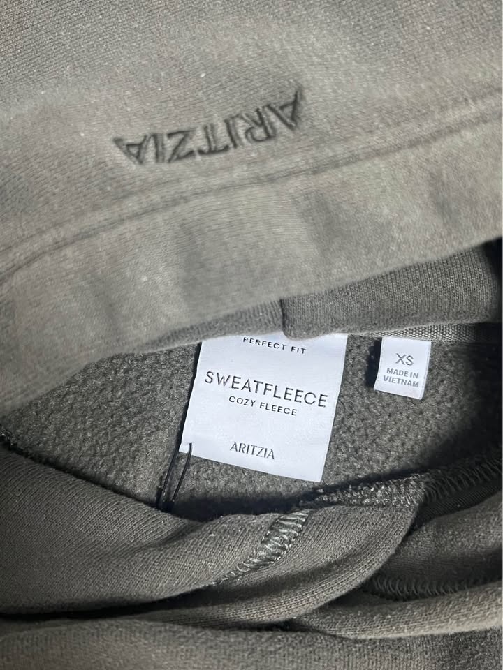 Aritzia Hoodie XS - Dark Olive - photo 2