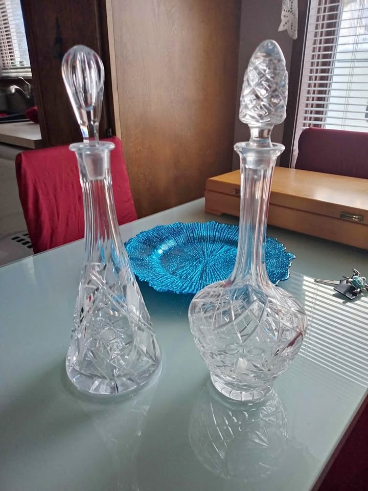 Crystal wine decanters