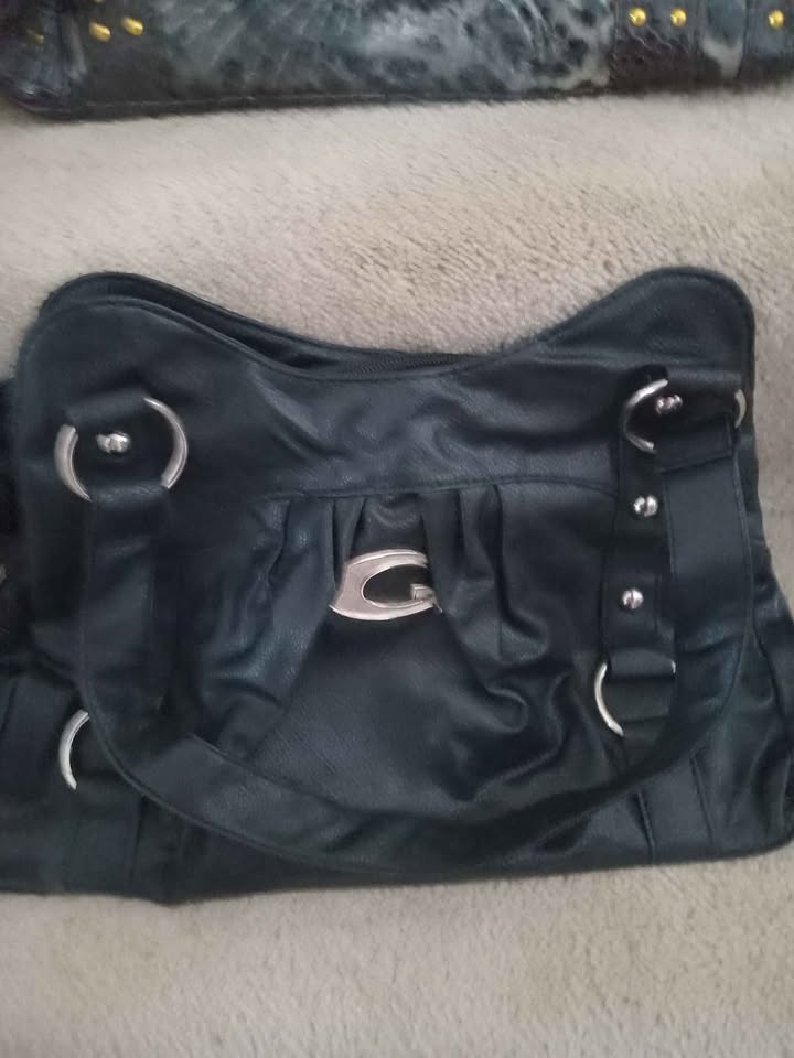 Assorted purses for sale - photo 2