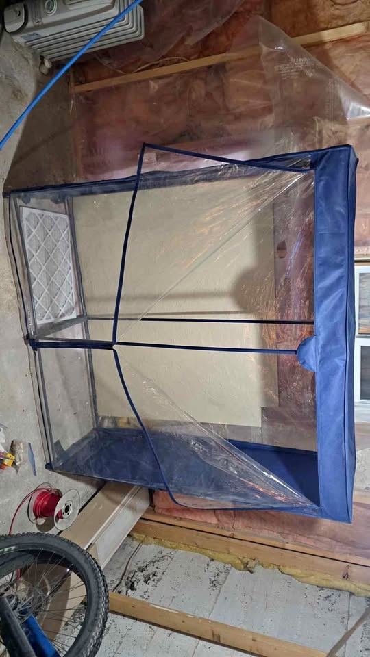 Portable wardrobe