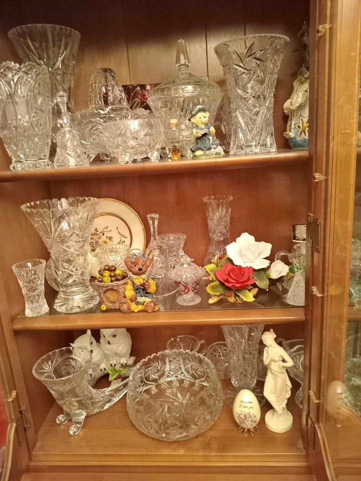 ASSORTED CRYSTAL PEICES