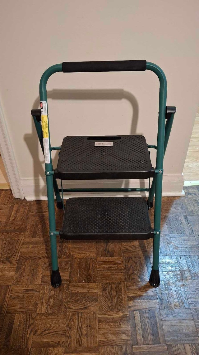 Foldable Step Ladder