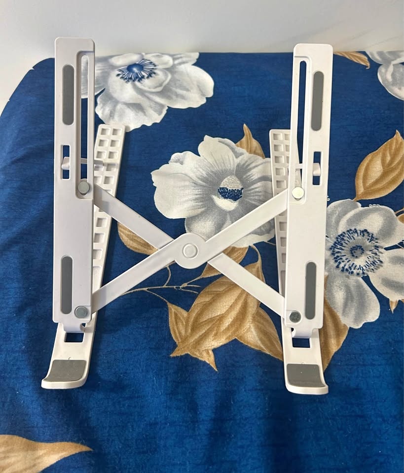foldable and portable plastic laptop stand