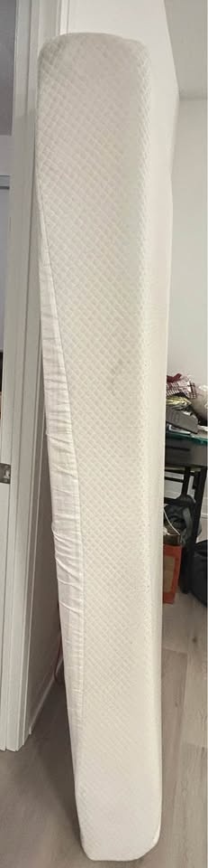 memory foam or foam-based mattress - photo 4