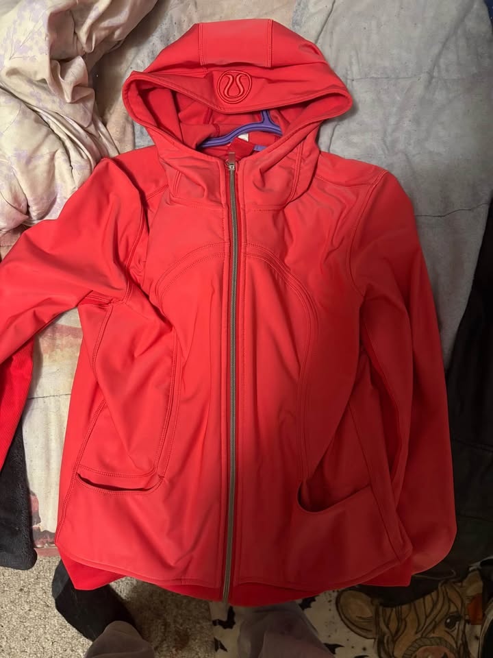 Lululemon jacket!!🥕