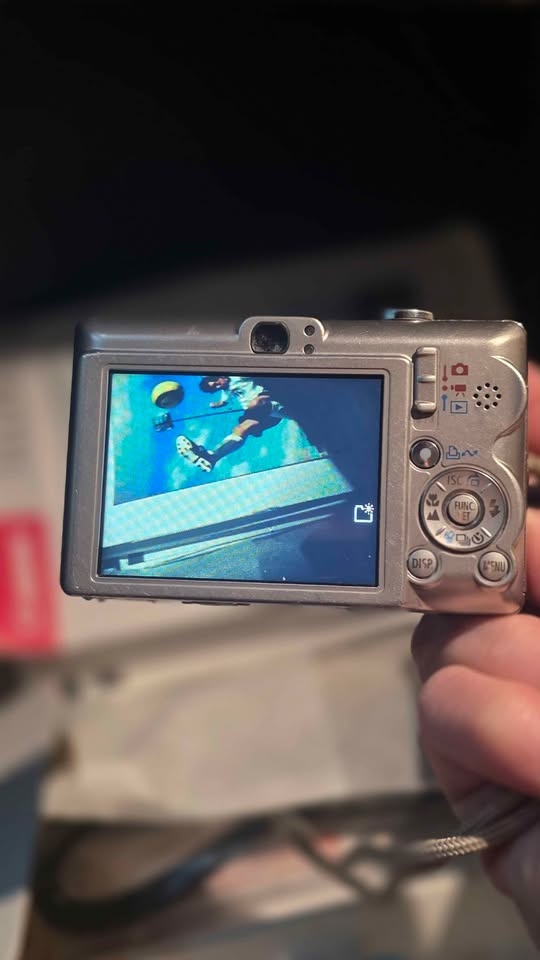 COMPLETE Canon PowerShot camera 📸 - photo 3