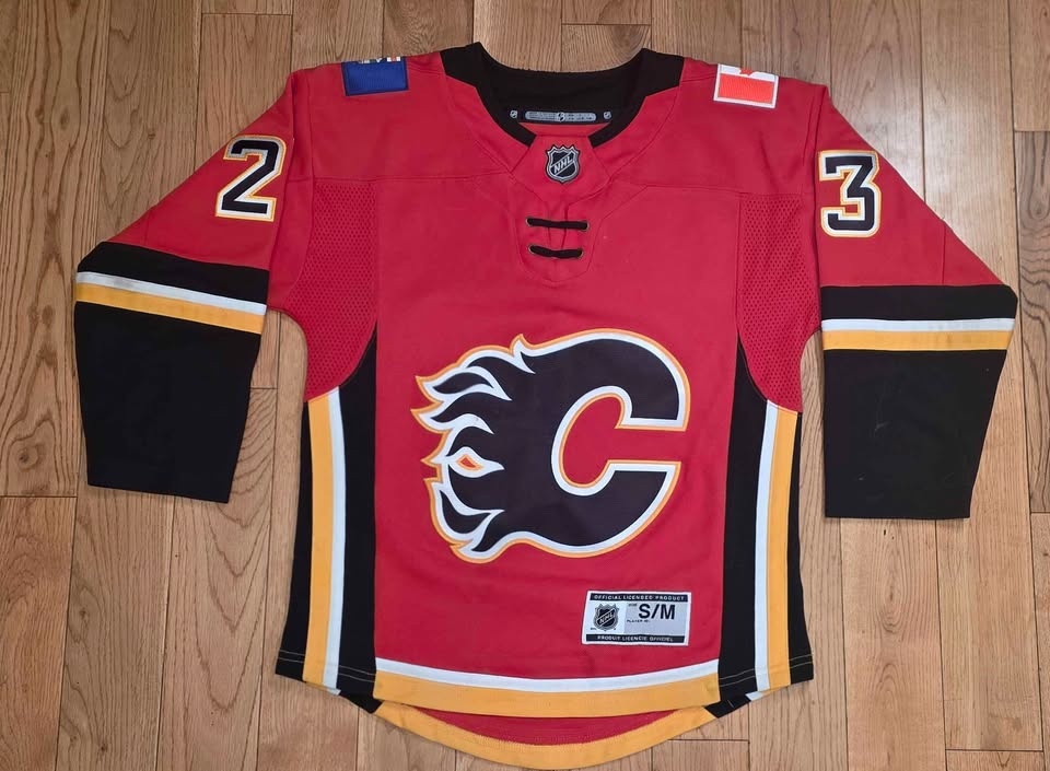 S/m youth Calgary flames monahan Jersey - photo 2