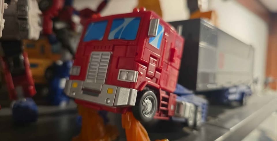 Transformers Studio Series 86 Optimus Prime - photo 4