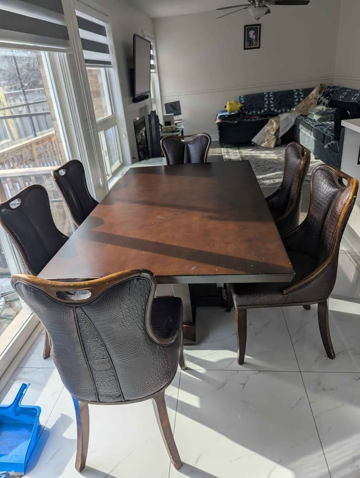 Dining Table With Chairs - photo 2