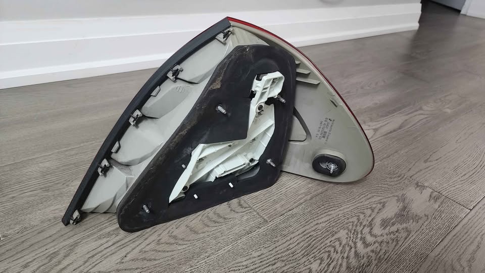 Mercedes E Class Taillight - photo 5