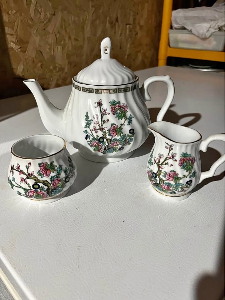 Royal oak dish set