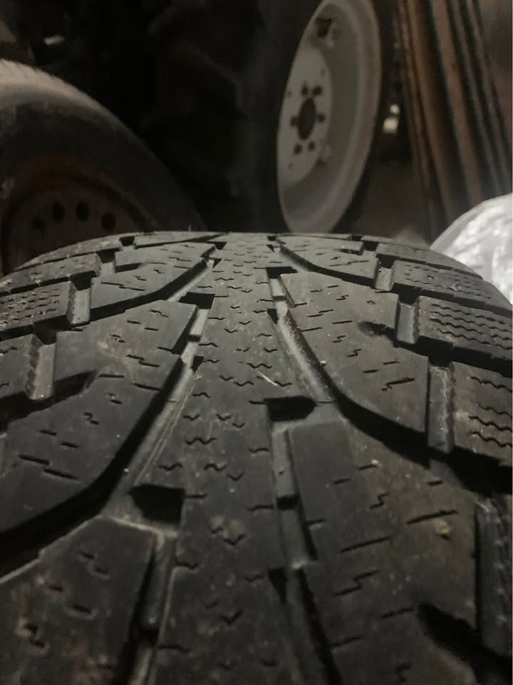 GMC Serria snow tires - photo 3