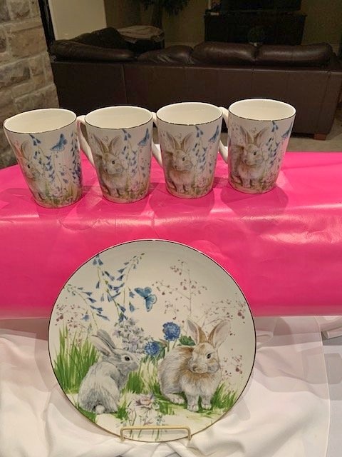 William Sonoma Floral Meadow Bunny Set of 4 Mugs & Plate