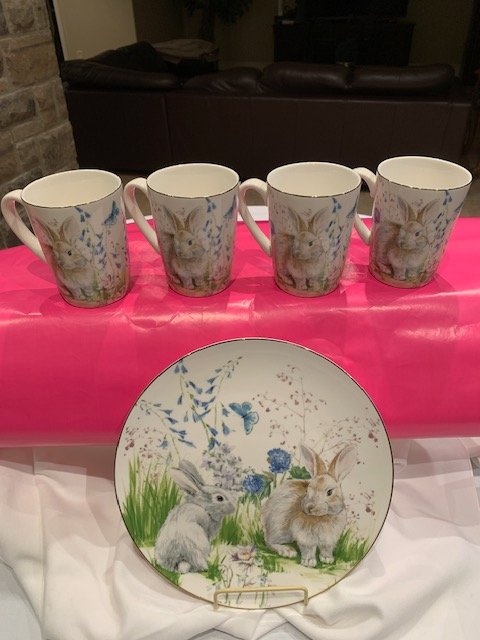 William Sonoma Floral Meadow Bunny Set of 4 Mugs & Plate - photo 2
