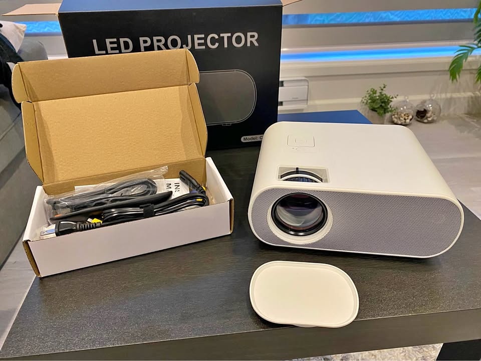 Projector 1080 Native AND tripod stand